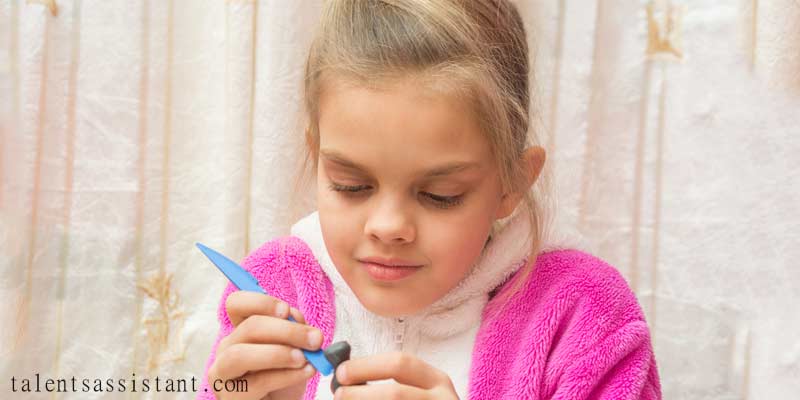 What are the Symptoms of a Child having Fine Motor Skill Challenges
